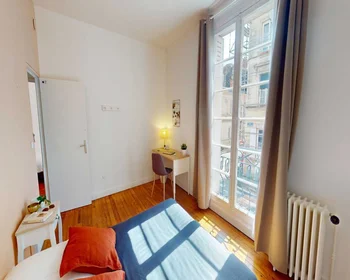 Private room at Rue du Jardin public, image 4 of 21