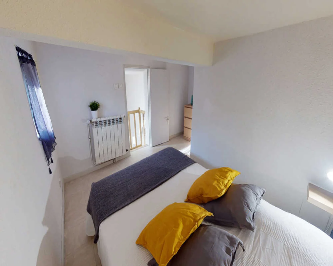 Quarto de estudante económico com localização conveniente em