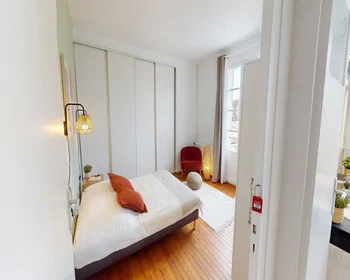 Private room at Rue du Jardin public, image 4 of 22