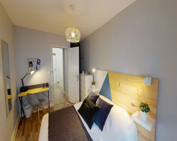 Private room at rue Lafontaine, image 2 of 13