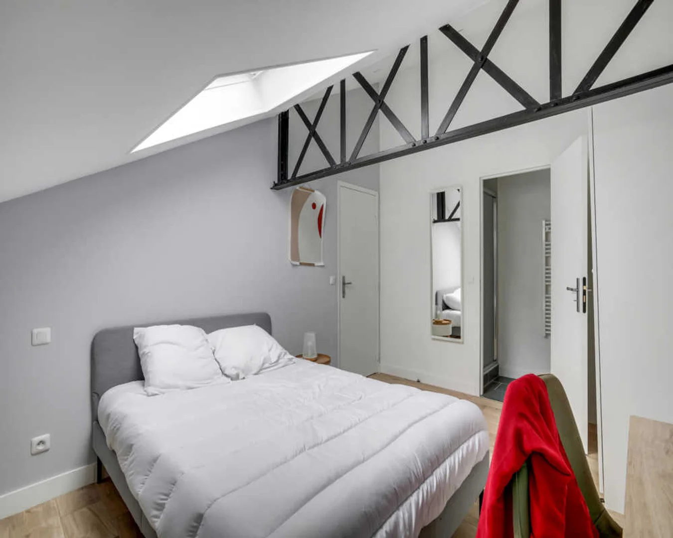 Chambre confortable pour étudiants disponible dans