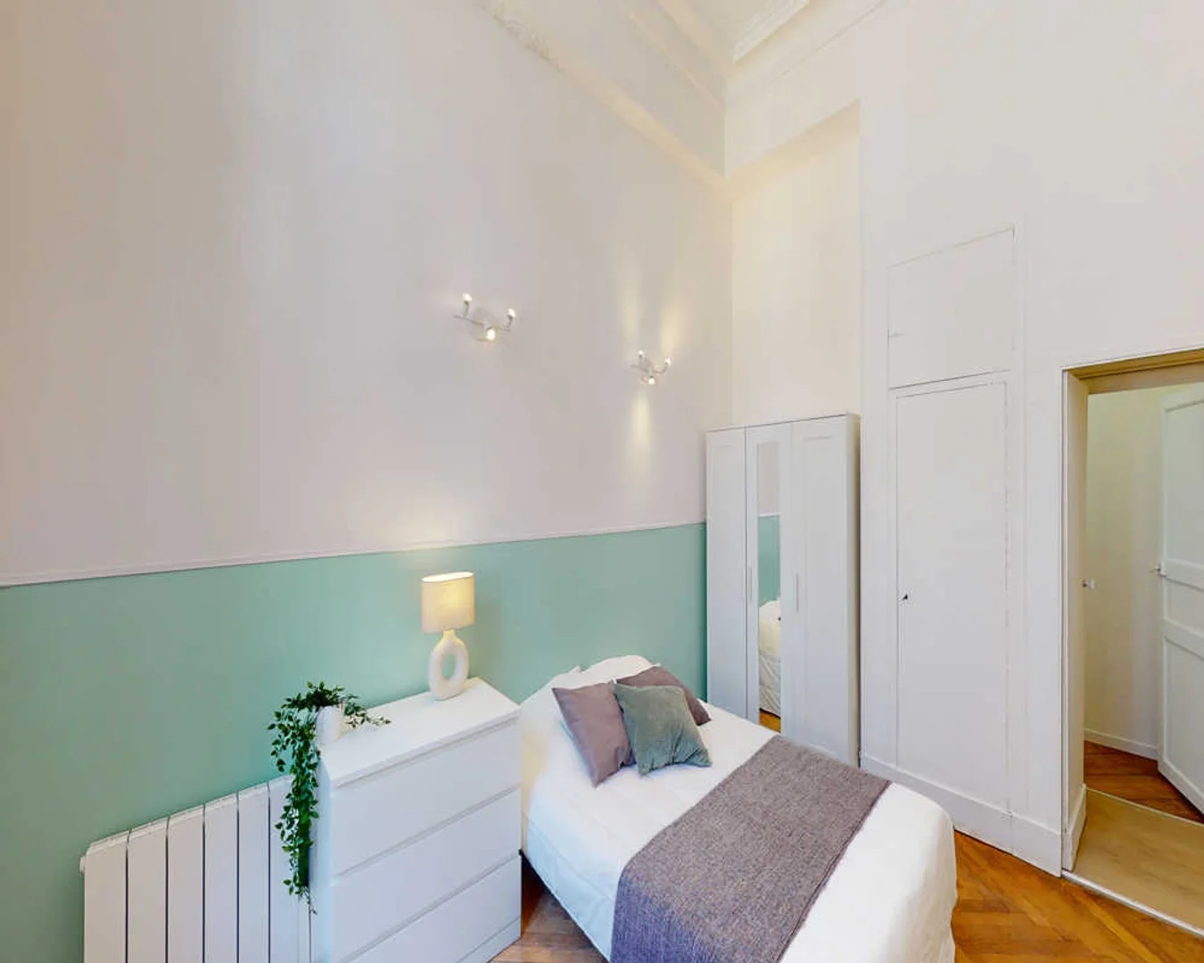 Habitación asequible para estudiantes con buena iluminación en