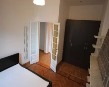 Quarto privado em Via Bernina, imagem 6 de 16