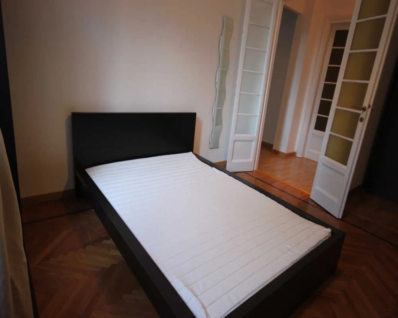 Quarto de estudante funcional perfeito para estudar em