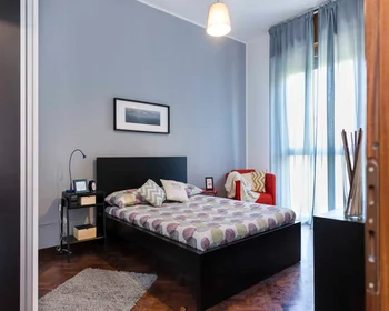 Habitación privada en Viale Giovanni Vicini, imagen 1 de 31