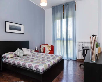Habitación privada en Viale Giovanni Vicini, imagen 2 de 31