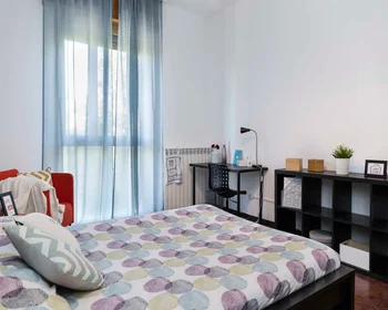 Habitación privada en Viale Giovanni Vicini, imagen 4 de 31