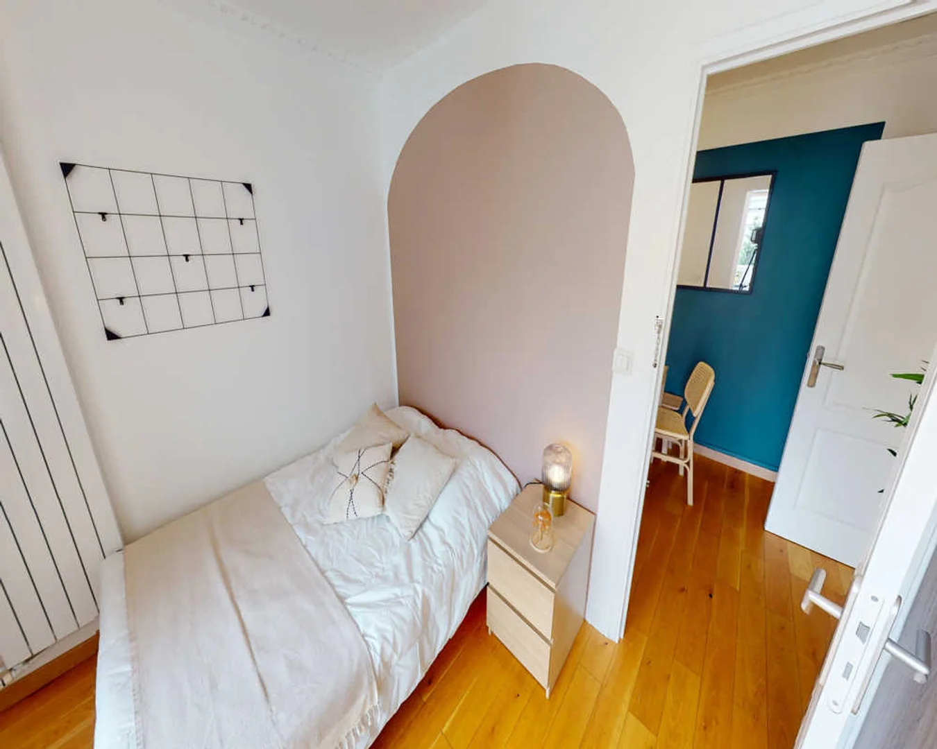 Quarto de estudante económico perto do campus em 