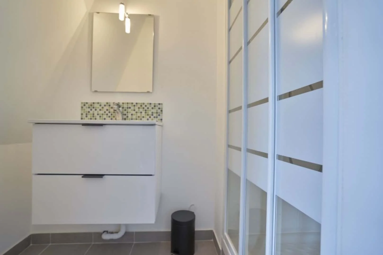 Room for rent in student apartment in , fully furnished