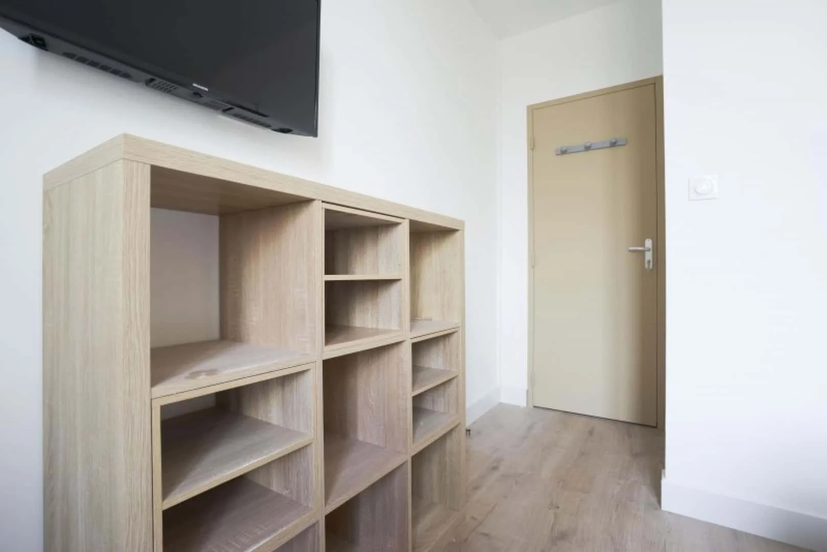 Habitación estudiantil económica con ubicación conveniente en 