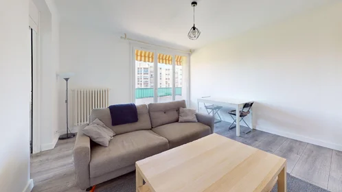 Chambre privée à 135 Avenue de Lodève, image 1 de 10