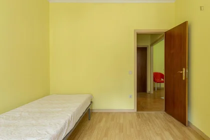 Private room at Rua Carlos da Maia, image 1 of 10