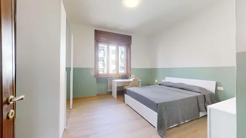 Quarto privado em V.le G. Trissino, 20, 36100 Vicenza VI, Italy, imagem 1 de 10