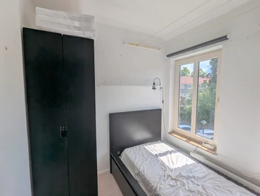 Stanza privata in St Adrianusstraat, immagine 1 di 3