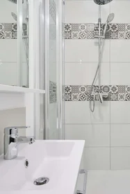 Habitación privada en 12 Rue des Cent-Têtes, 59300 Valenciennes, France, imagen 3 de 23