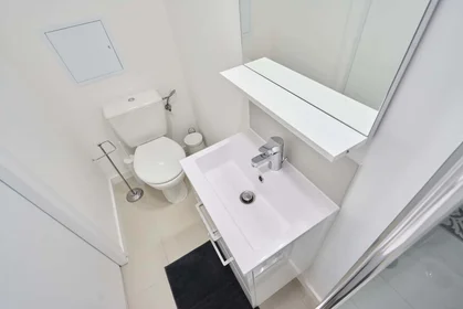 Habitación privada en 12 Rue des Cent-Têtes, 59300 Valenciennes, France, imagen 4 de 23