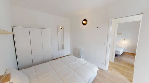 Helles Privatzimmer in Issy-les-moulineaux