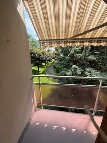 Dairenin tamamı konumu Rue du Lieutenant Yvan Génot, , 8 10 görüntüsü