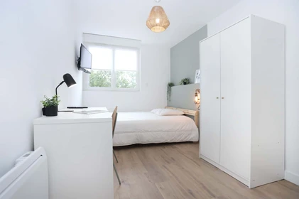 Zimmer mit Doppelbett zu vermieten Brest