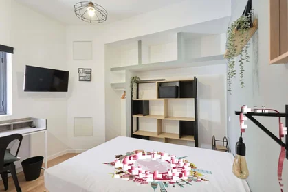 Quarto privado em 11 Pl. Jean Jaurès, 10000 Troyes, France, imagem 1 de 10