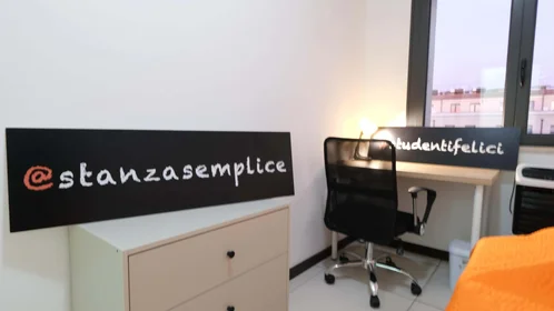 Quarto privado em Via Michele Coppino, snc, 07100 Sassari SS, Italia, imagem 6 de 18