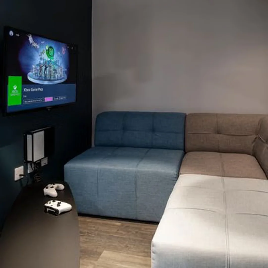 Quarto de estudante confortável e espaçoso em 