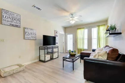 Habitación privada en Chase Hill Boulevard, imagen 5 de 19