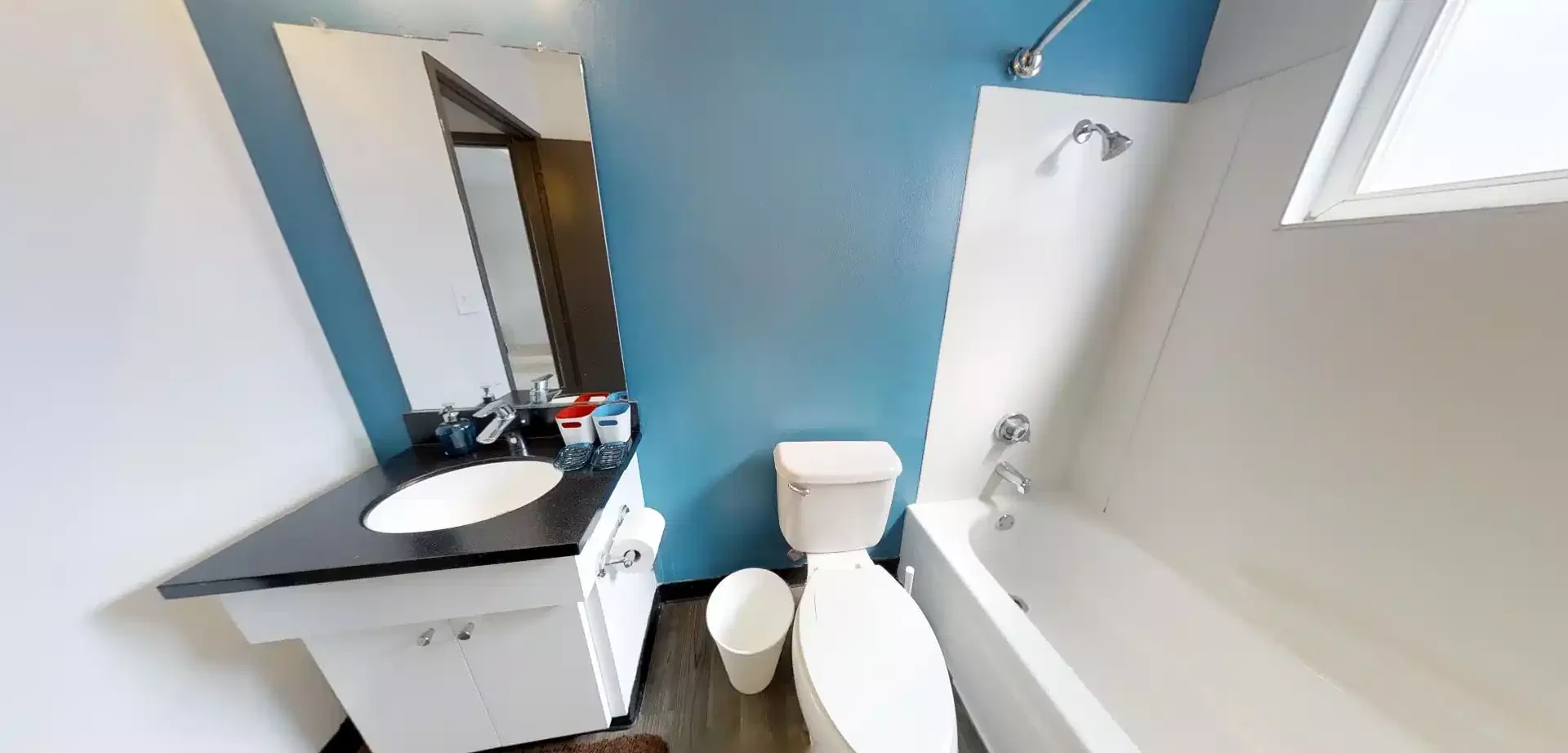 Functional student room perfect for studying in 
