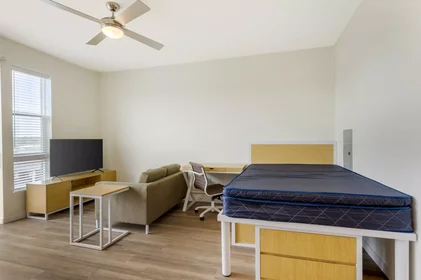 Özel oda konumu East Longview Avenue, 35 37 görüntüsü