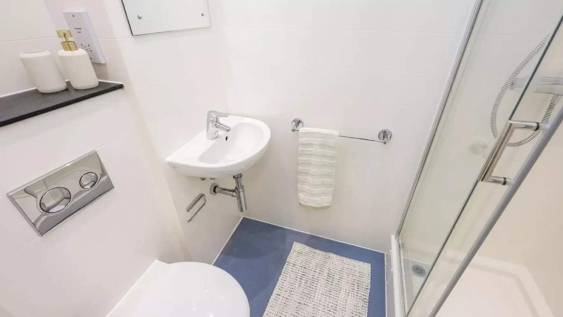 Habitación estudiantil económica con ubicación conveniente en 