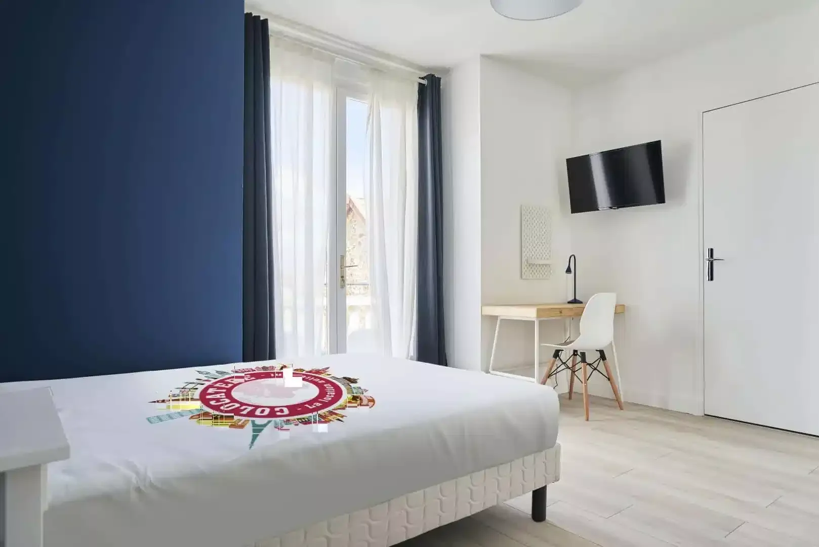 Chambre abordable pour les étudiants avec un bon éclairage dans 