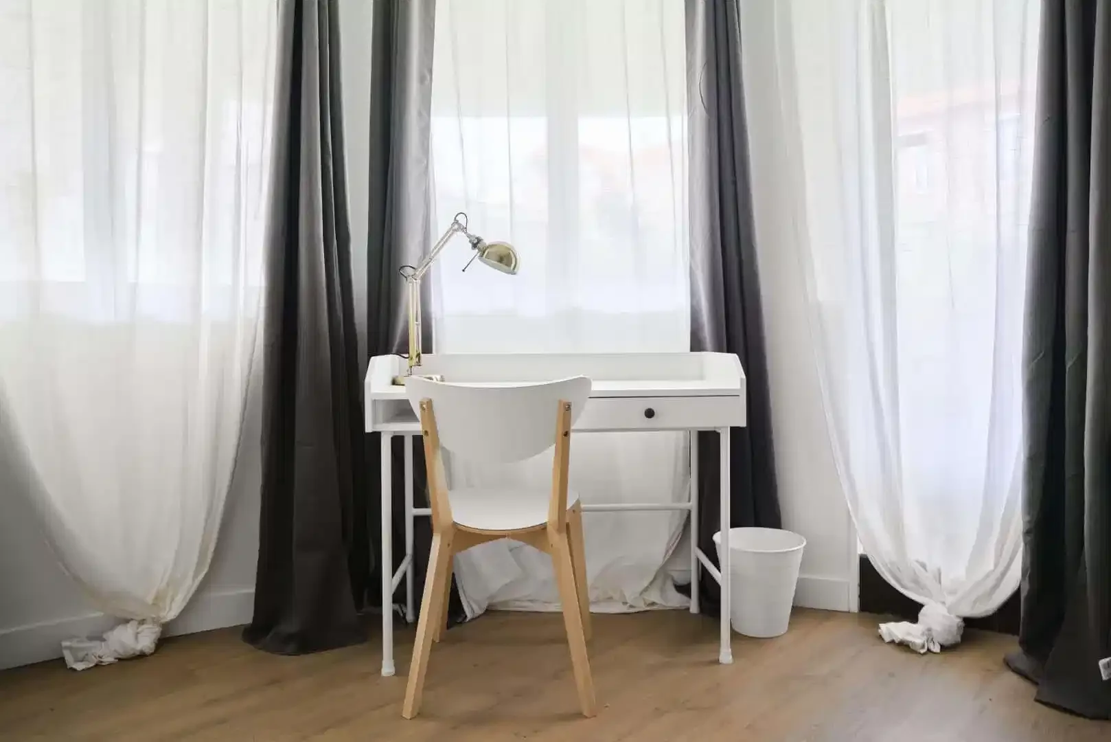 Comfortable and spacious student room in