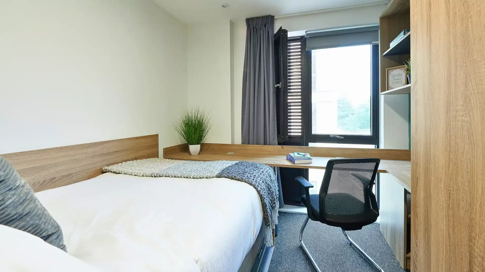 Zimmer in Studentenwohnung in  zu vermieten, voll möbliert