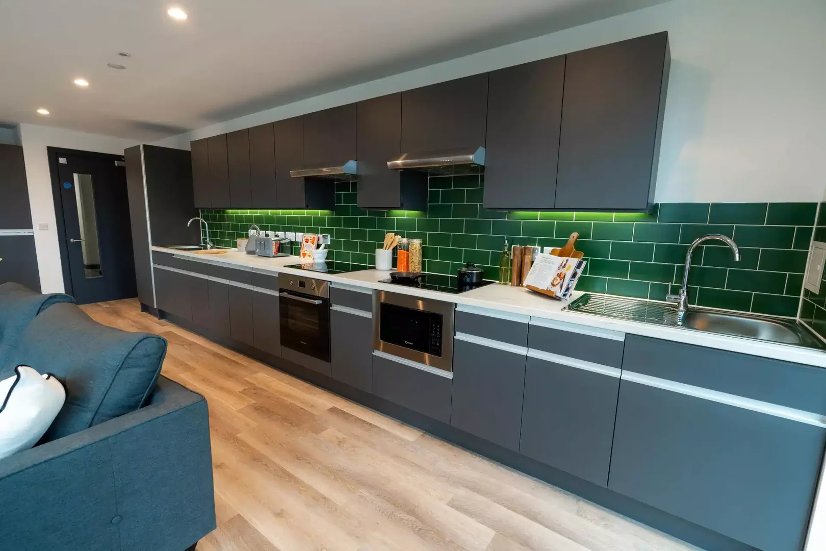 Chambre confortable pour étudiants disponible dans 