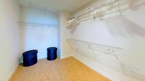 Quarto privado em Santa Monica Boulevard, imagem 3 de 14