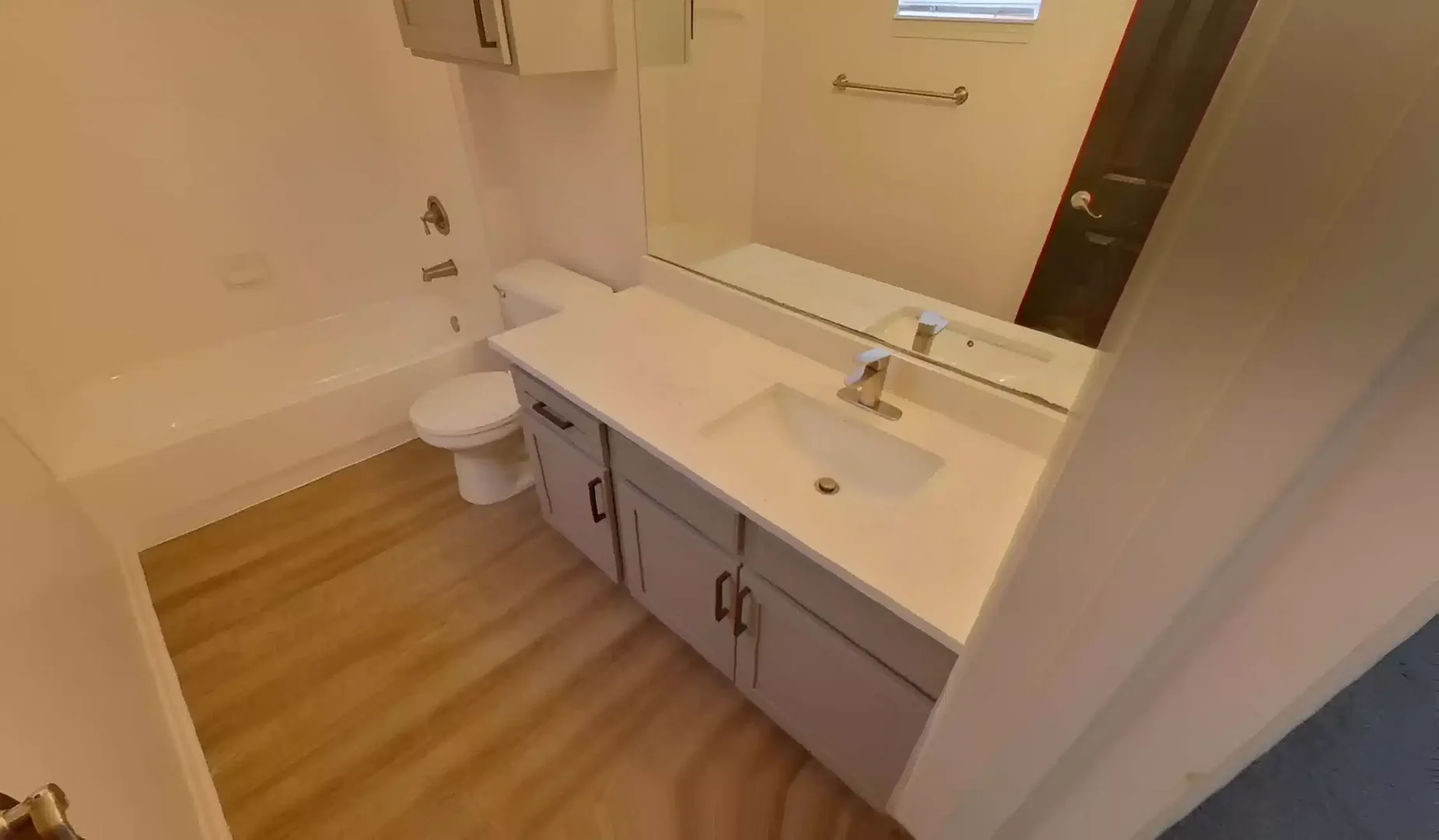 Room for rent in student apartment in , fully furnished