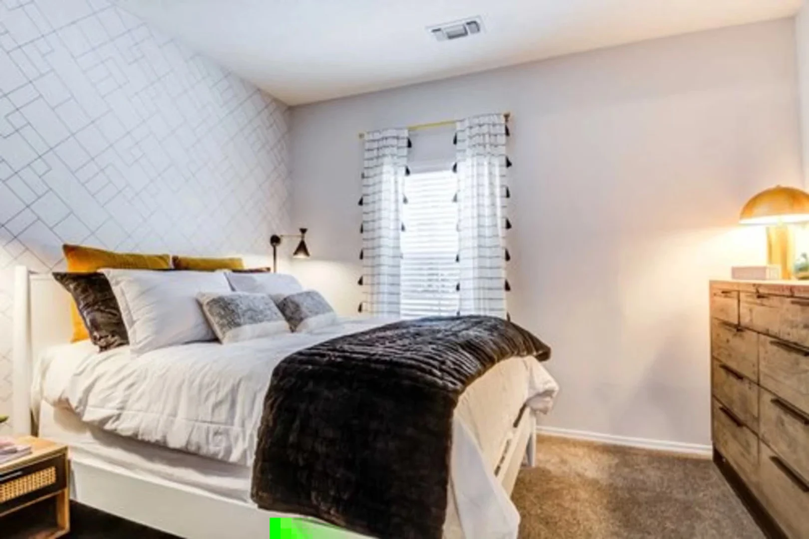 Student-friendly room in  with modern amenities