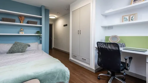 Quarto privado em South Parade, imagem 1 de 10