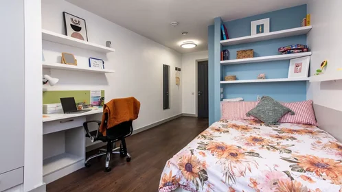 Quarto privado em South Parade, imagem 13 de 35