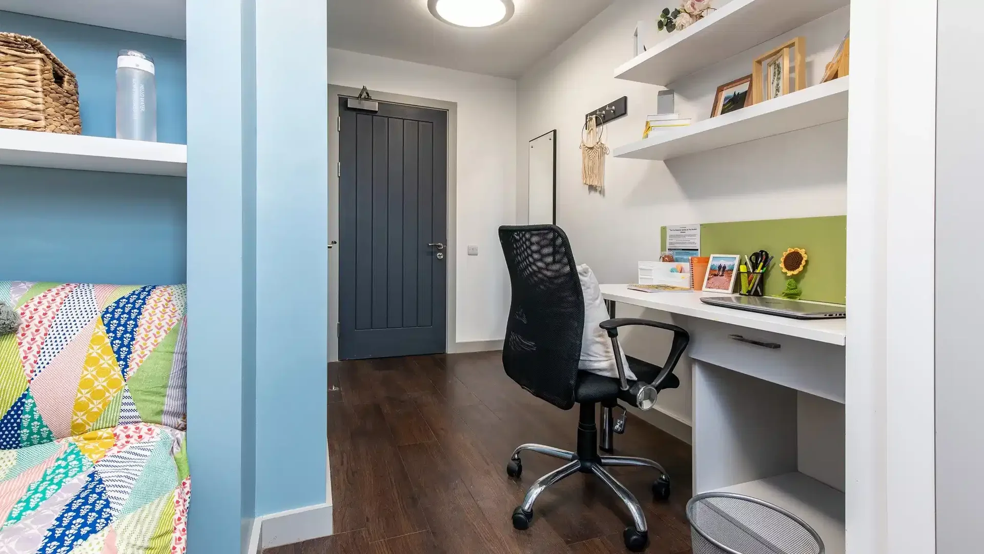Quarto de estudante económico com localização conveniente em