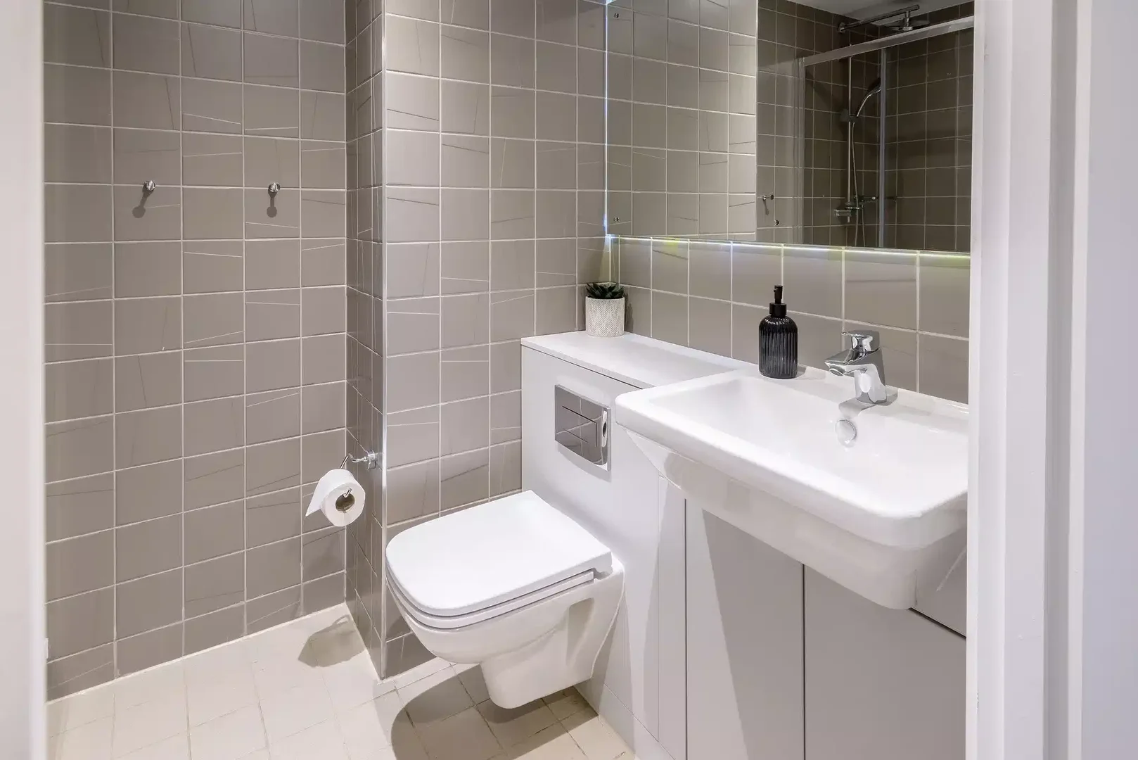 Habitación estudiantil económica con ubicación conveniente en