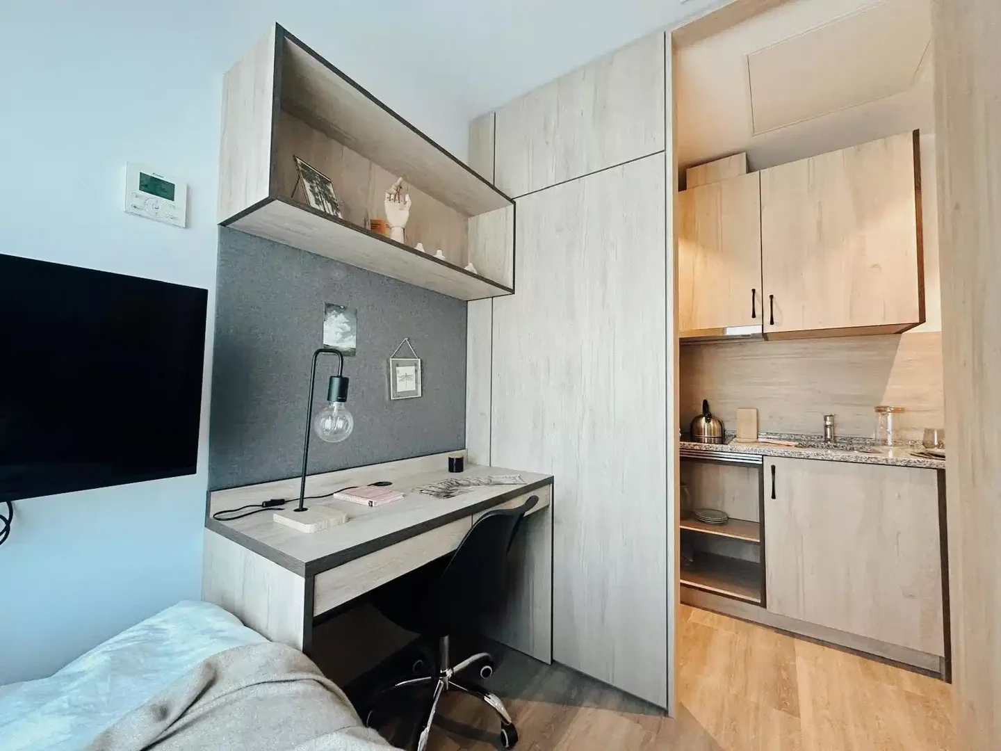 Room for rent in student apartment in , fully furnished