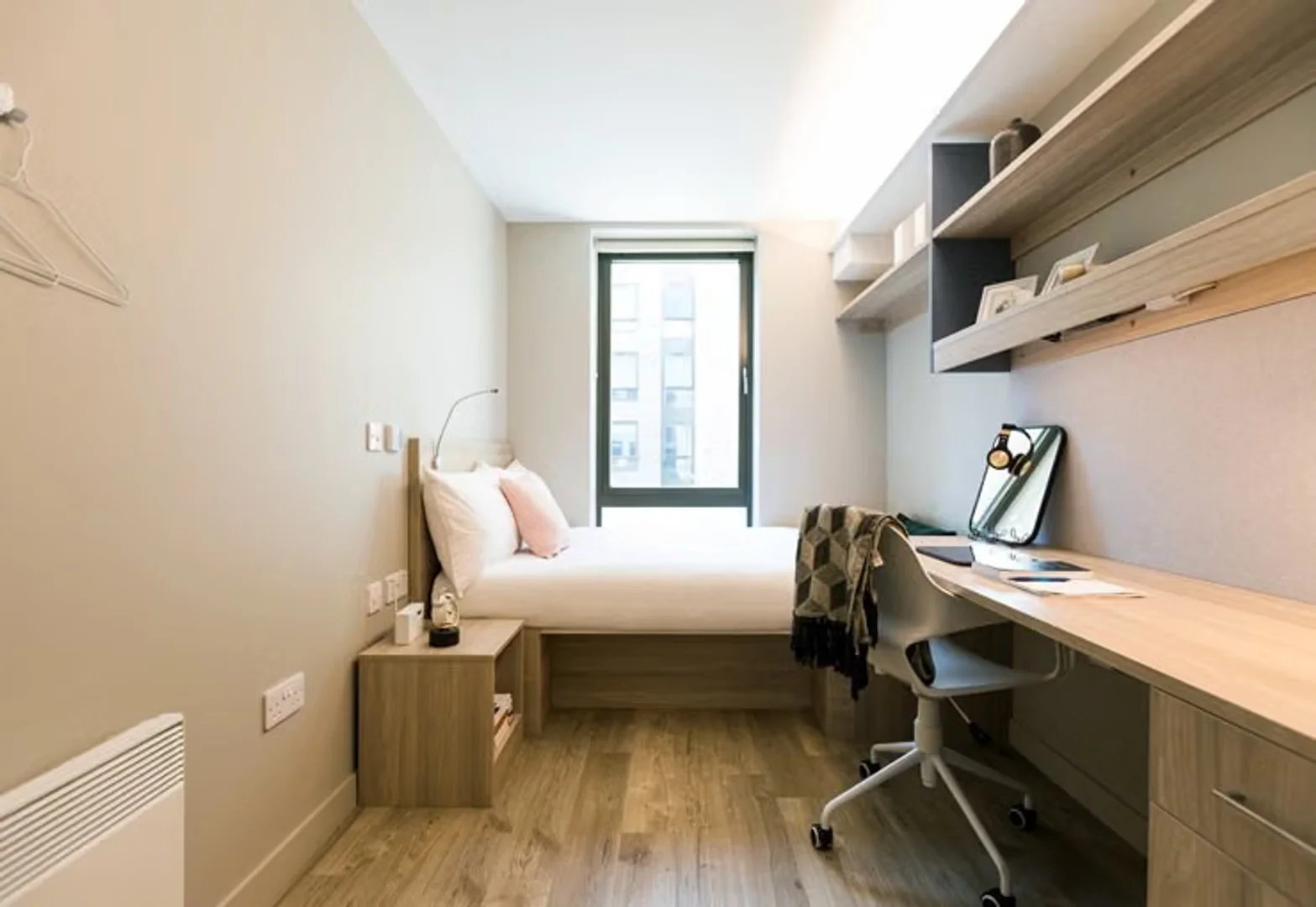 Bright and airy student room with easy university access in
