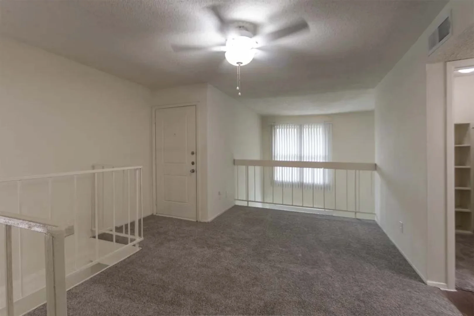 Niedrogi apartament typu studio z niezbędnymi funkcjami w 