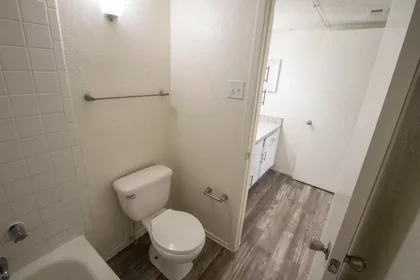 Studio at Stone Canyon Road, image 33 of 41