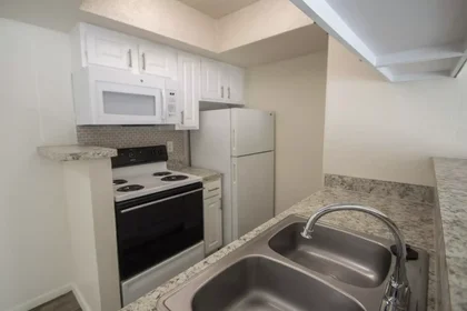 Studio at Stone Canyon Road, image 36 of 41