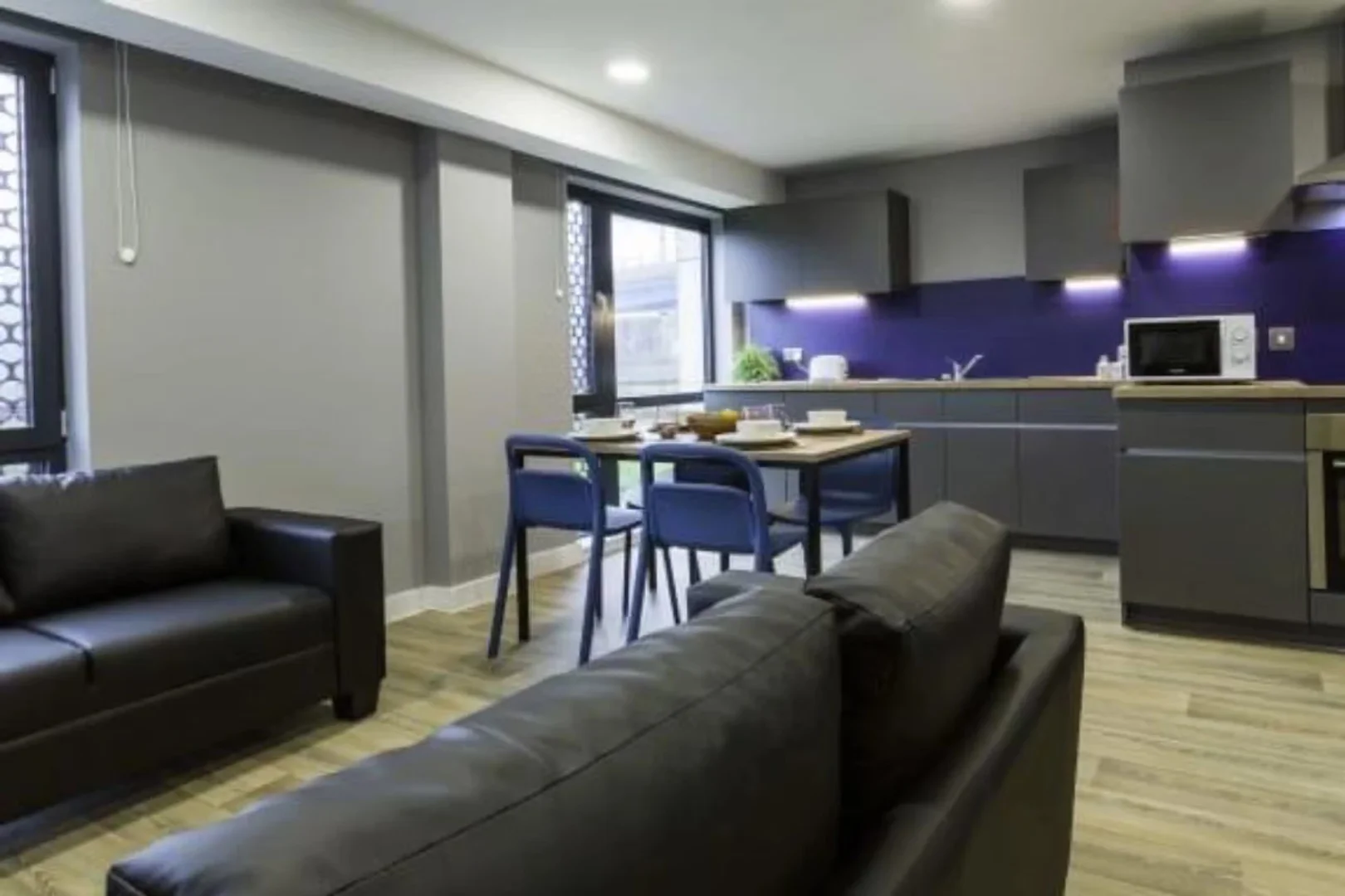 Comfortable and spacious student room in 