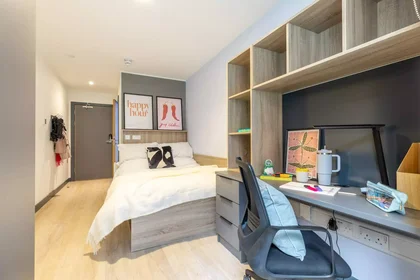 Quarto privado em Farranlea Road, imagem 1 de 10