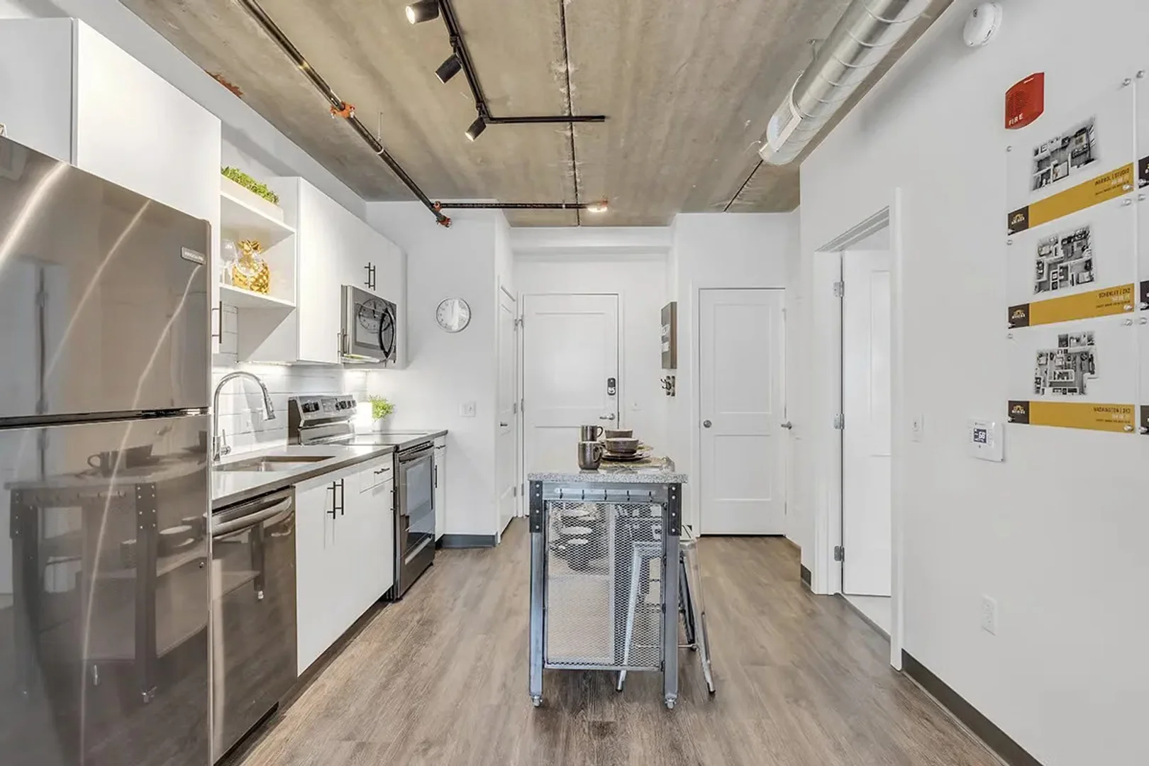 Economical student room with convenient location in