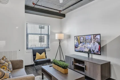 Private room at Forbes Avenue, image 26 of 49